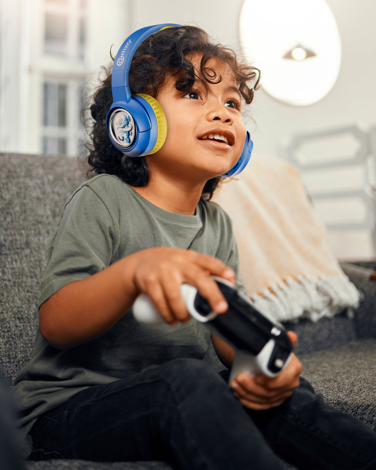 Headphones.jpg__PID:0f4d184c-f709-4d32-9321-c3e035a441e8